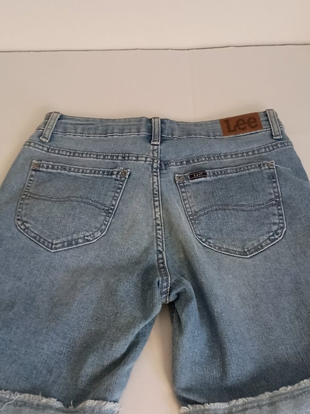 Lee Bermuda Mid-Rise Shorts Light Blue Frayed Hem NWT Women’s 8 - Picture 8 of 16